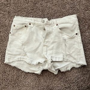 White Levi’s Shorts